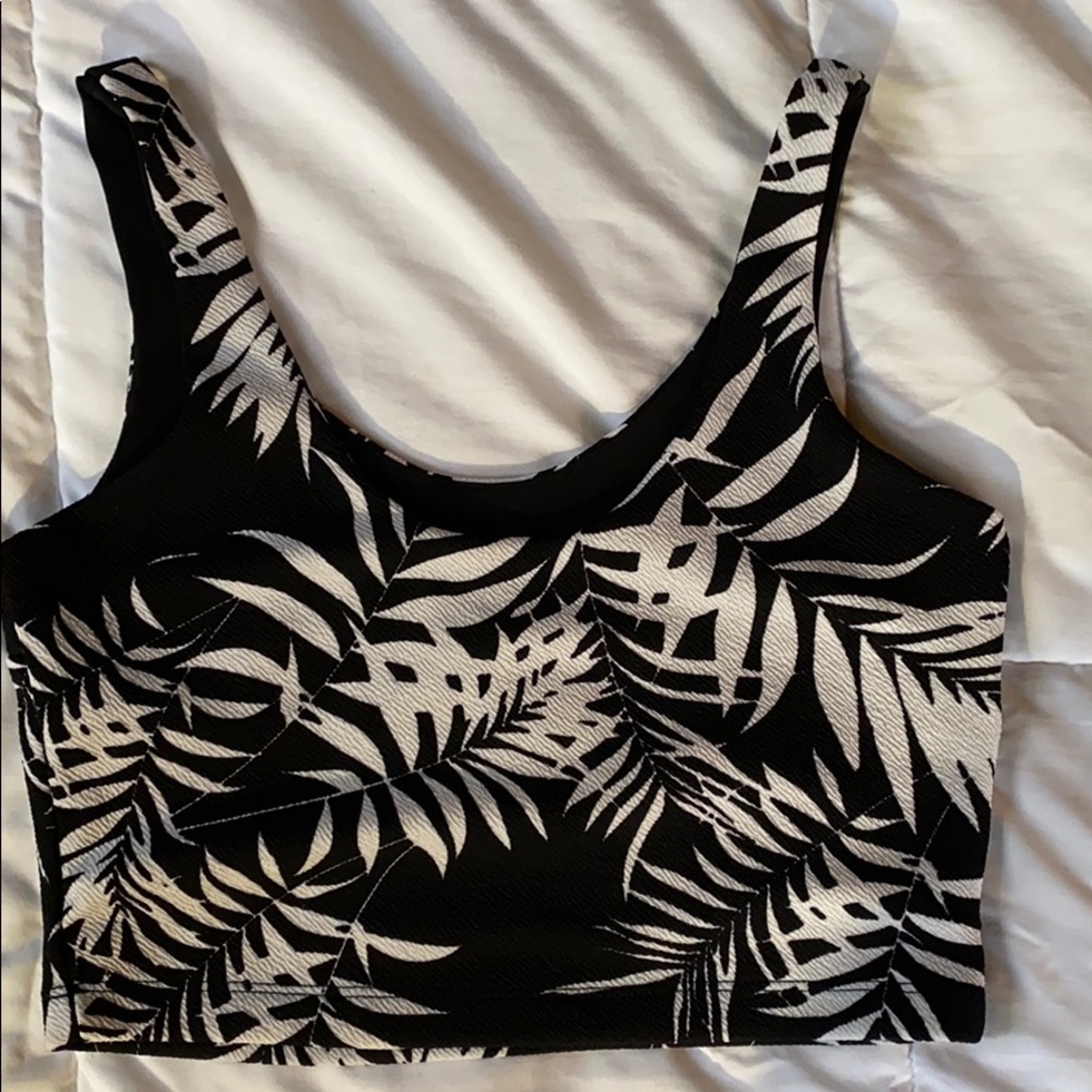 Cropped Tank - Picture 3 of 3